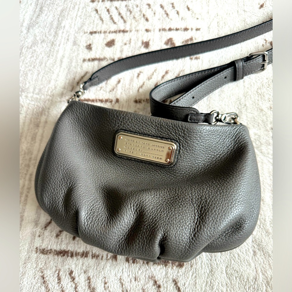Small leather crossbody bag gray ( barely worn)